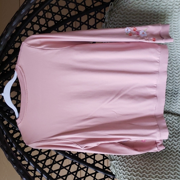 Pink embroidered blossoms top - Picture 4 of 11